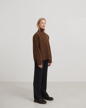 Load image into Gallery viewer, LAMBSWOOL RIB SWEATER - AMBER