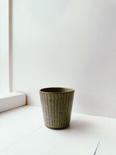 Load image into Gallery viewer, Cup - speckled brown