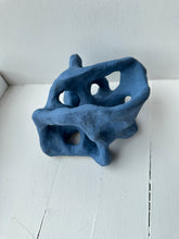 Load image into Gallery viewer, Hollow sculpture - blue