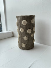 Load image into Gallery viewer, Vase with dots, low - grey/beige