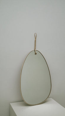Woven Pebble Mirror 26cm. in Natural