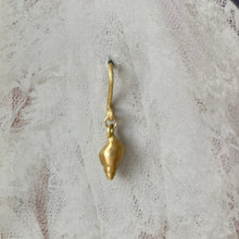 Load image into Gallery viewer, Sea Whisper earring, single