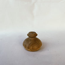 Load image into Gallery viewer, Wooden mini vase - oak no.2