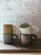 Load image into Gallery viewer, Bow mug - Brown